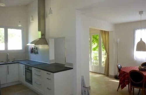 Les Angles House | Nature 4 minutes from Avignon, charming country house.