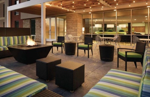 Coralville House | Nature and big city events. Live the Iowa way.