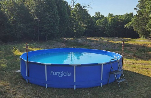Mechanicsville House | Nature and Convenience ConvergenBeautiful, close to everything nand a small pool