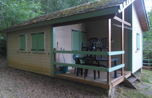 Lissac-sur-Couze Ski Chalet | Nature and lake chalet in a residential leisure park with swimming pool