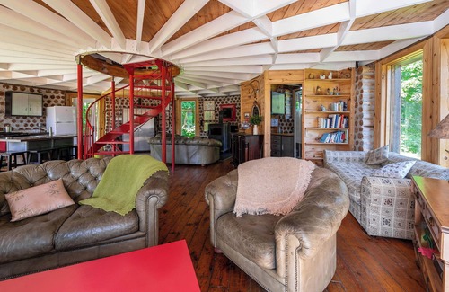 Mauricie House | Nature, cycling, & Water Activities—your perfect blend of adventure and comfort