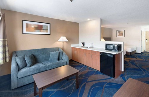 Tri-Cities House | Nature Escape! 2 Pet-friendly Suites Close to Sacajawea State Park! W/Parking!
