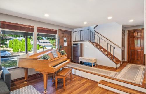 Federal Way House | Nature Escape- Family Home with Playroom & Office home