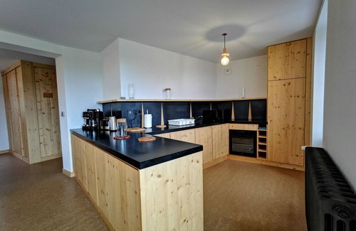 Saint-Victor-sur-Arlanc Cottage | Nature Retreat: Cozy Cottage with Panoramic Views, Perfect for Family & Friends Near Lyon & Clermont-Ferrand