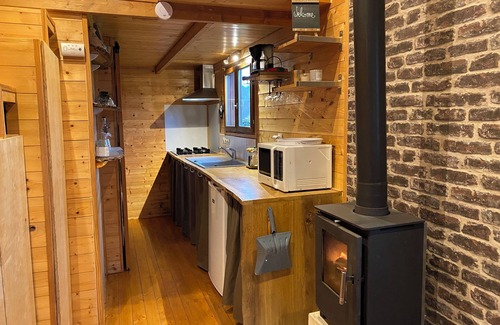 Les Moitiers-d'Allonne Cabin | Nature getaway in a Tiny House at 4 km Beach