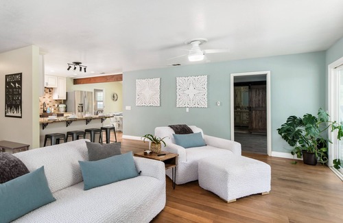 Ramona House | Nature Getaway with Game Room, Fire pit & Hot tub