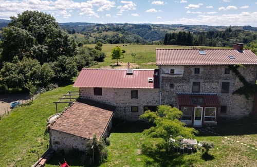 Augerolles Cottage | Nature gite, natural swimming pool, sauna, Nordic bath, farmhouse
