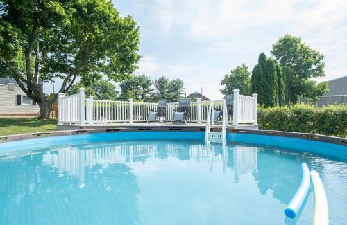 Mount Aetna House | Nature Haven Pond,Pool and Hot Tub