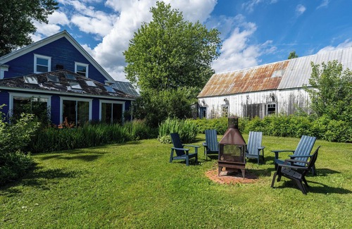 Mauricie House | Nature Haven w/Fireplace, Hiking Trails, and Relaxing Spa | Near Mauricie Park