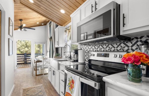 Smithville House | Nature Lover Retreat! Cozy Tiny House!