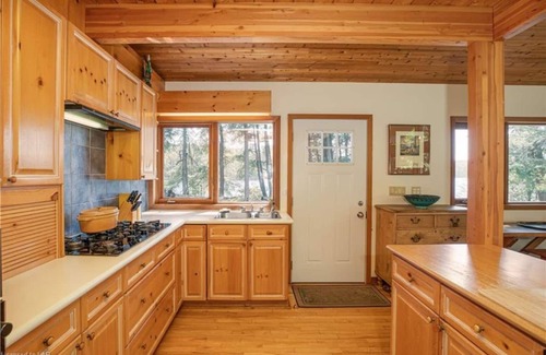 Dysart et al Cottage | Nature lover's dream: Private Cottage on 8.5 Acres