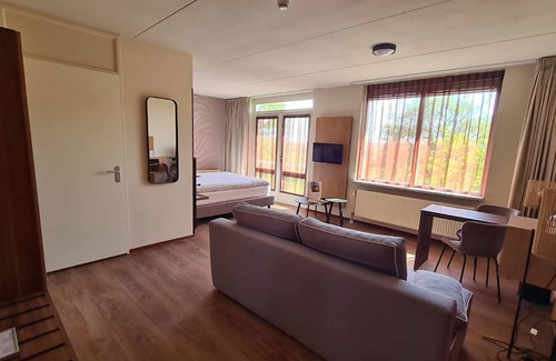 Nieuw-Haamstede Hotel | Nature lover's getaway | Dining spots | Burgh-Haamstede, Strand bij Ouddorp