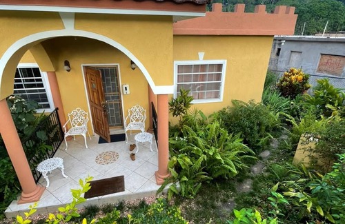 Stewart Town Villa | Nature lovers getaway w/AC,Wifi,King beds,jacuzzi