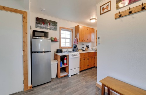 Murphy Cabin | Nature Lover’s Getaway in Rural Grants Pass