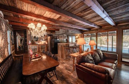Grayling Villa | Nature Lovers Paradise Uncle Toms 3BDR Cabin 5644