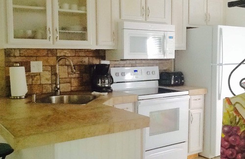 Nobleton Cottage | NATURE LOVERS RETREATnRELAX OR EXPLORE AT YOUR RIVER FRONT DOOR.nnnn