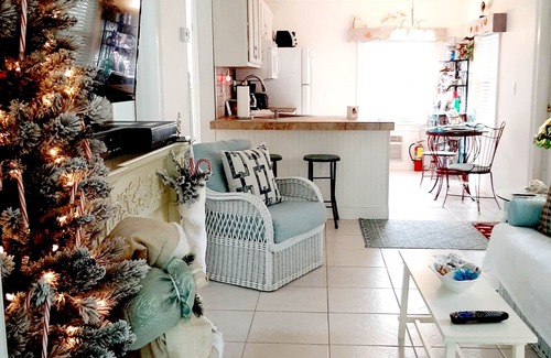 Nobleton Cottage | NATURE LOVERS RETREATnRELAX OR EXPLORE AT YOUR RIVER FRONT DOOR.nnnn