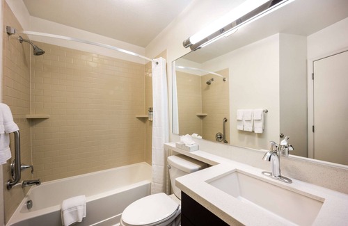 Brentwood Hotel | Nature Meets Comfort | Full Kitchen, Pet-friendly, Long Stays Welcome