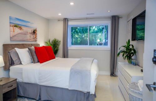 Hamilton House | Nature Oasis Bar Room