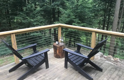 Manchester Center House | NATURE RETREAT BUT MINUTES TO MANCHESTER SHOPS AND SKIING