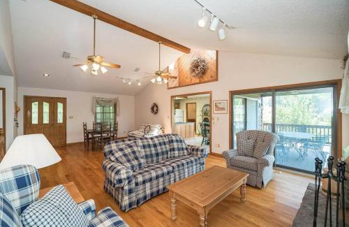 Bonne Terre House | NATURE RETREAT "100 Acres Private Property"