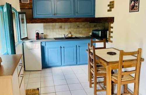 Montbolo Apartment | Nature Retreat: Cozy 1BR Apartment with Parking, Pet-Friendly, Wi-Fi, and Modern Amenities