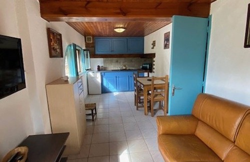 Montbolo Apartment | Nature Retreat: Cozy 1BR Apartment with Parking, Pet-Friendly, Wi-Fi, and Modern Amenities
