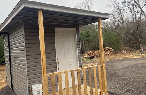 Langton Cabin | Nature Retreat | Cabin on 40 Acres, 15 Mins from Beaches