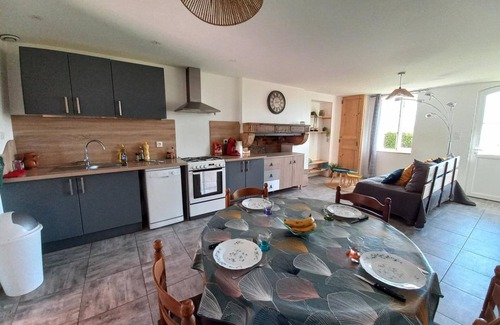 Saint-Leon Cottage | Nature Retreat: Cozy Cottage with Fishing Pond, Hiking Trails, and Modern Amenities