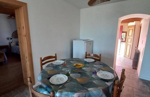 Saint-Leon Cottage | Nature Retreat: Cozy Cottage with Fishing Pond, Hiking Trails, and Modern Amenities