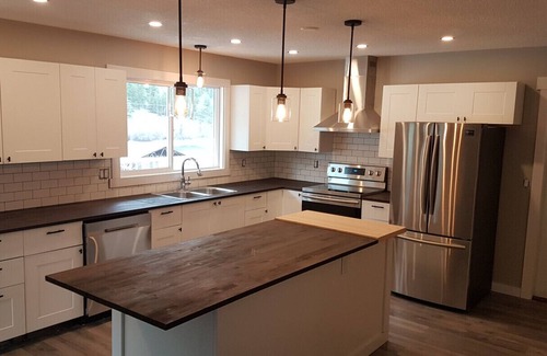 Okanagan-Similkameen House | Nature Retreat Massive House - Hot Tub & Acreage. Lots of Wildlife on ranch.