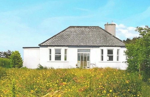Doohooma House | Nature Retreat - Sleeps 4 & Wild Ponies