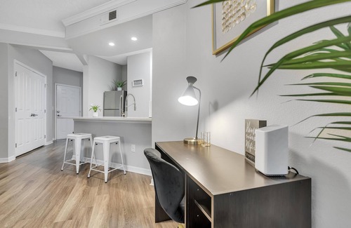 Southside Condo | Nature Retreat: Your Gateway to Tranquility in Jax, 1mi to St Johns Town Center