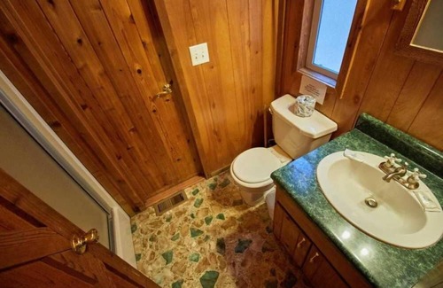 Weatherford Cabin | Nature's Beauty at Your Doorstep! Full Kitchen, Outdoor Pool, Free Parking