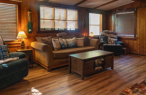 Sequoia National Forest Cabin | Nature's Bounty Cabin: Explore, Relax, Reconnect