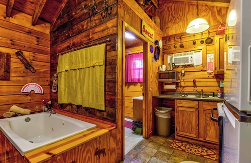 Cherokee Cabin | Nature's Landing Cabin at Panther Creek