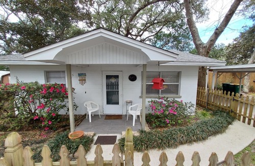 Mary Esther Cottage | Nature's Nest on Santa Rosa Sound - Close to Navarre, beaches and attractions!