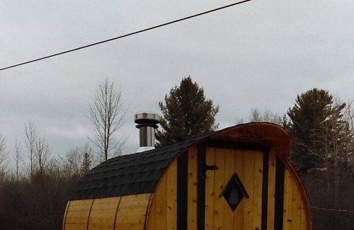 Escanaba House | Nature's Nook- 20 Acre Retreat