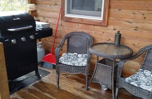 Hillsboro Cabin | Nature's Nook Cabin