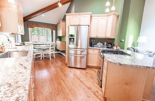 Charlevoix House | Nature's Nook - Hot Tub! - walk to Lake Michigan!