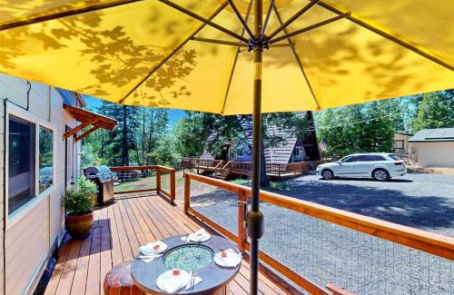 Phoenix Lake-Cedar Ridge Hotel | Nature's Nook Mountain Retreat