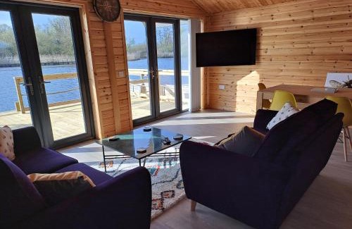 Brundall House | Nature's Nook - Norfolk Broads