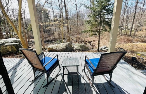 North Stamford House | Nature's Paradise! 45-minute drive from Manhattan