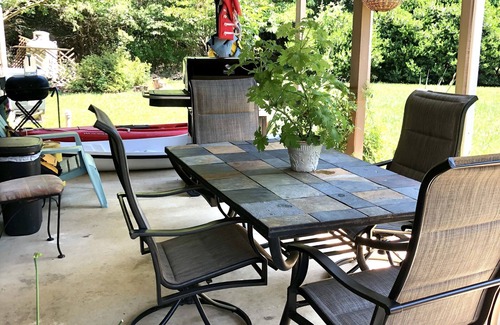 Huddleston Apartment | NATURE'S RETREAT - REST & RELAXATION-QUIET & PEACEFUL VIBE