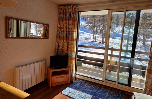 Risoul Apartment | NATURE - SNOW FRONT - CALM - FRIENDLY TEAM - VERY GOOD STAY ASSURED
