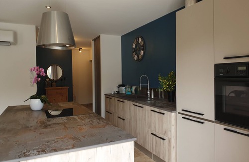 La Roque-sur-Pernes House | Nature, sport, well-being and culture stay in Provence
