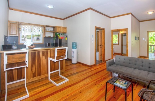 Gibson Bight Villa | Nature/Spotless Villa/4 Bdrms/West End