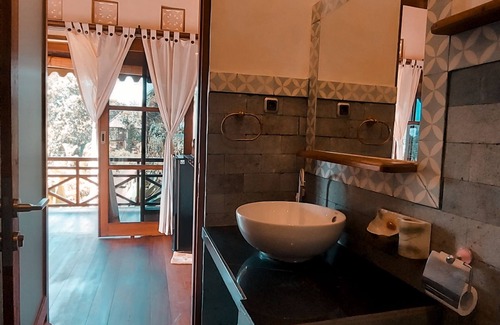 Baturiti Villa | Nature surrounded villa,in a vanilla organic orchard.