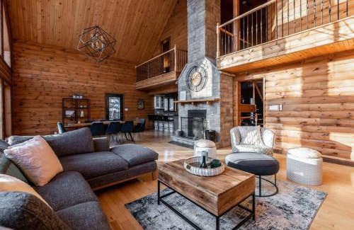 Lac-Superieur Ski Chalet | Nature Tremblant Chalet with Spa & Sauna