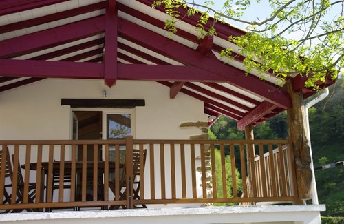 Arneguy House | Nature vacation in a 17th century stone barn.
